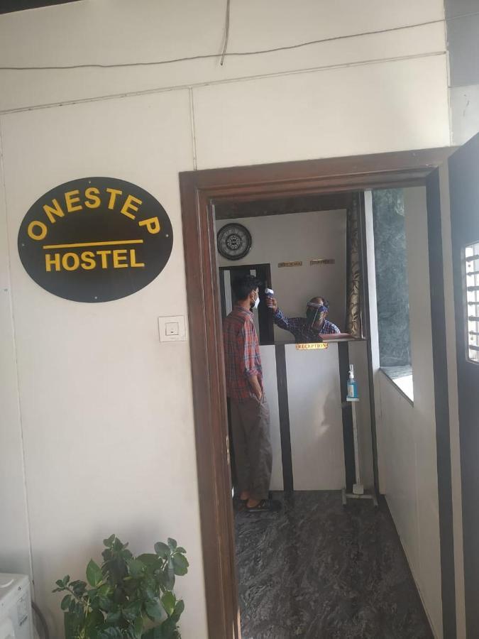 One Step Hostel Bombay Exterior foto