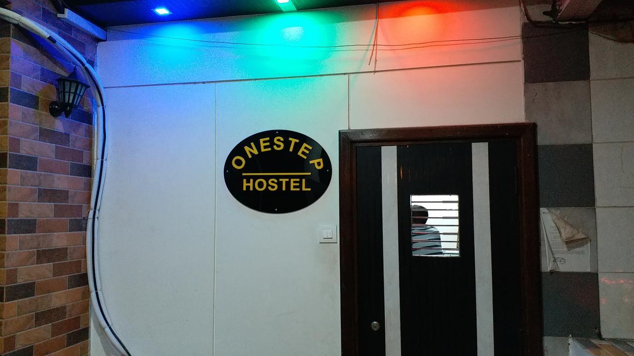 One Step Hostel Bombay Exterior foto